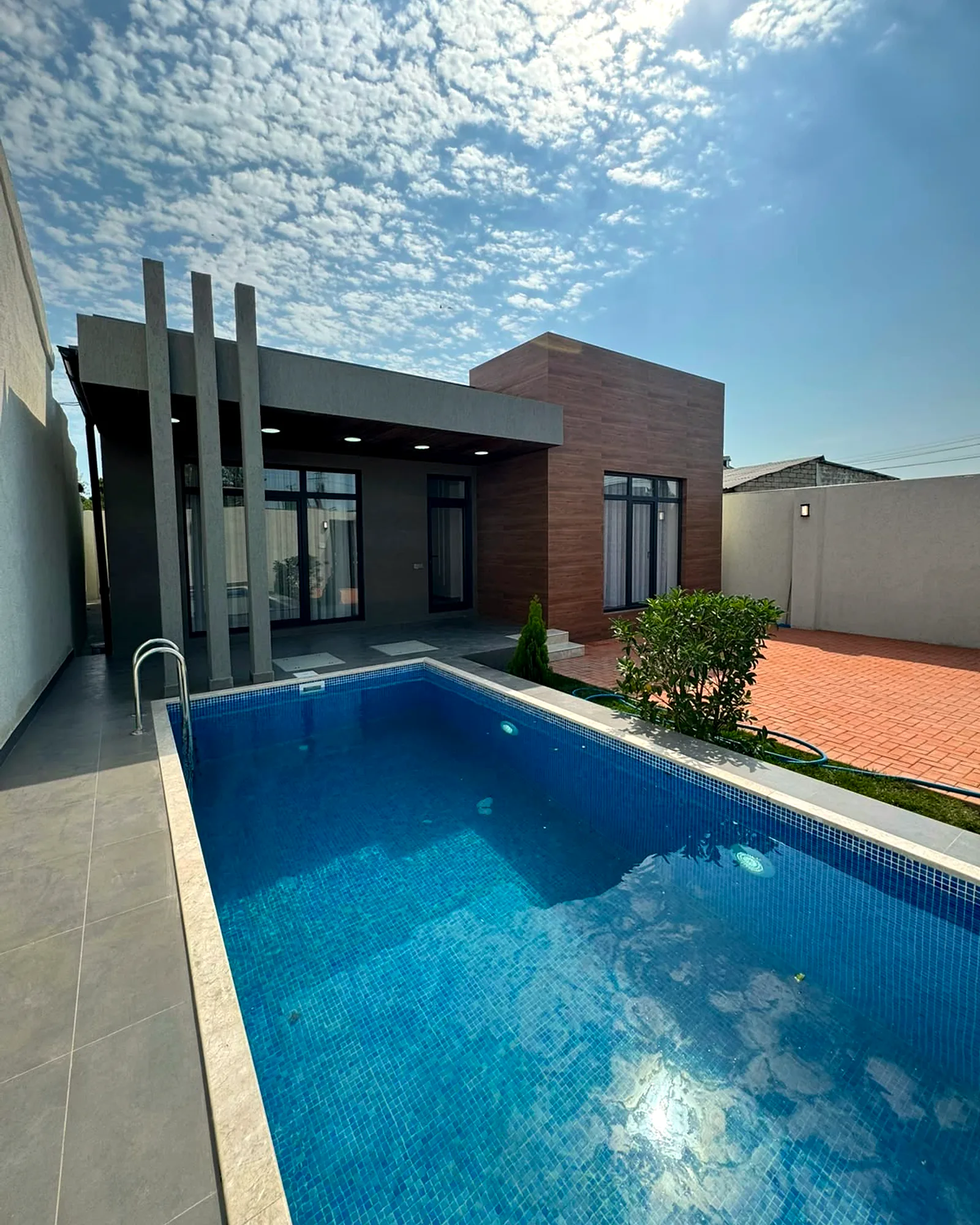 Şüvəlan Collection I — Şüvəlan villa