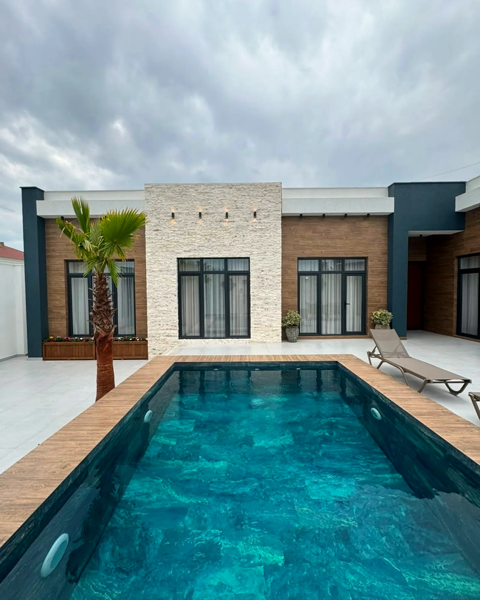 Şüvəlan Collection III — Şüvəlan villa